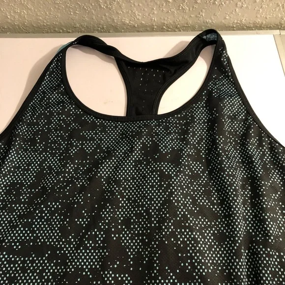 Women’s Active Workout sleeveless tops - Picture 2 of 6